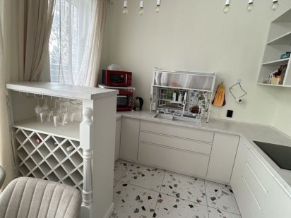 Будинок біля затишного озера, чудовий краєвид Нові Безрадичі