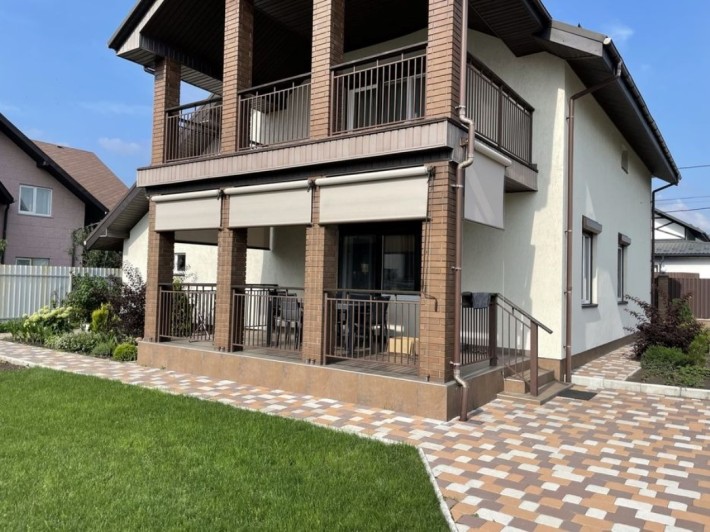 Продам власний будинок с.Святопетрівське 200кв на 8сот.землі - фото 1