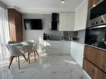 Продаж 2 кімнатної квартири в обжитій новобудові по вулиці Довженка Криховцы