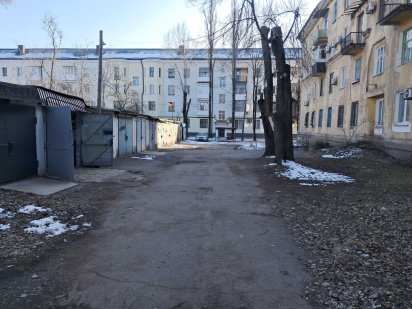 Капитальный гараж на 96 квартале, во дворе дома Гагарина 21 Кривой Рог