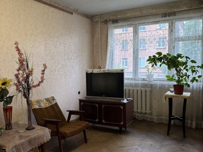 Продається 3-кімнатна квартира в районі Танку Чернигов