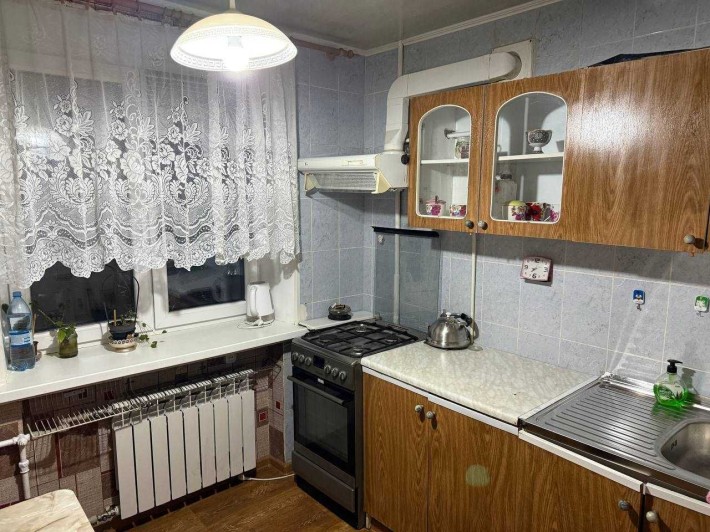 Продам 2 комн квартиру ТЦ Дафи,ул.Запорожское Шосее д.2А - фото 1