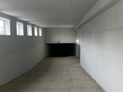 Продаж великого гаража в паркінгу центр міста Черкаси