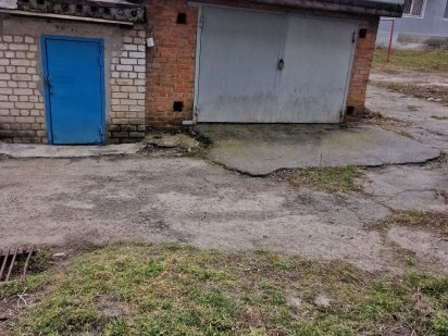 Продам гараж п горный геолог сзади дома 20 а Кропивницький