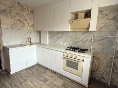 Продам 3к 1-й Микрорайон Луганськ