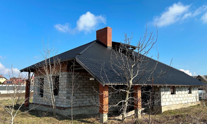 Будинок (незавершене будівництво) в Зміїнці, вулиця Калинова, 7 - фото 1