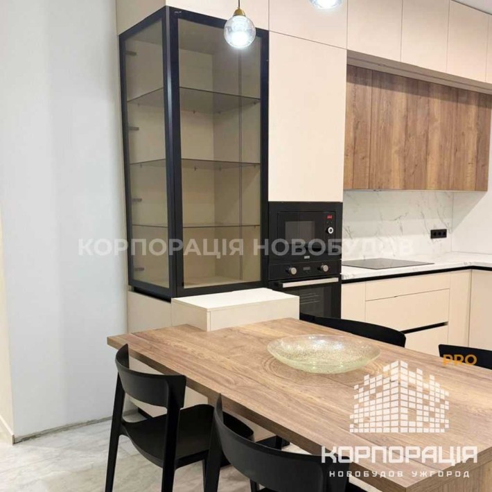 Продаж котеджу з дизайнерським ремонтом, меблями, технікою, каміном - фото 1