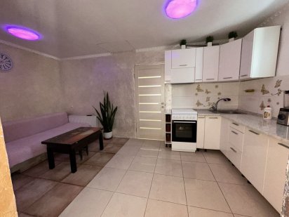 Продам1/2 дома с ремонтом метро турбоатом , немышля канализация 70 м2 Харків