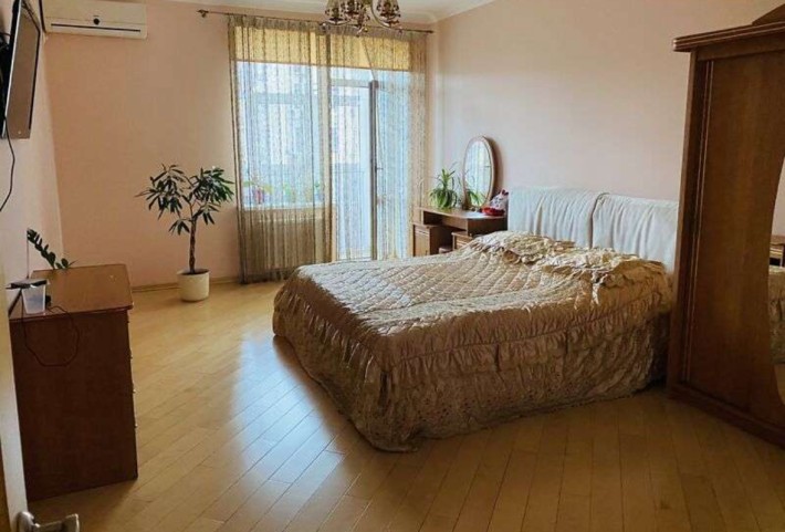 Продаж 3к квартири 148.3 кв. м на вул. Щекавицька 30/39 - фото 1