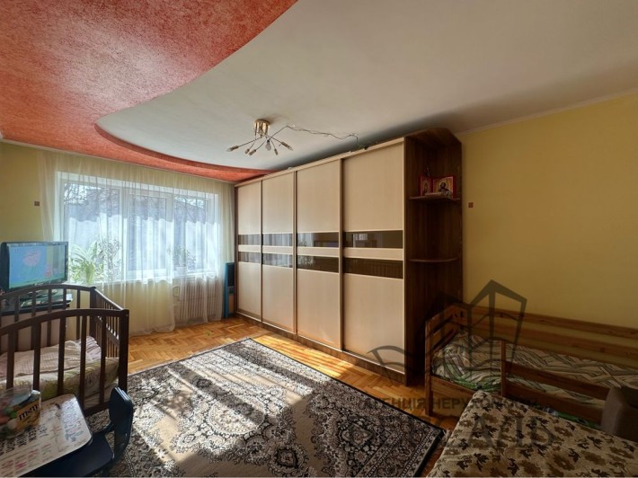 ТЕРМІНОВИЙ ПРОДАЖ!! 1 кім квартира в хорошому районі - фото 1