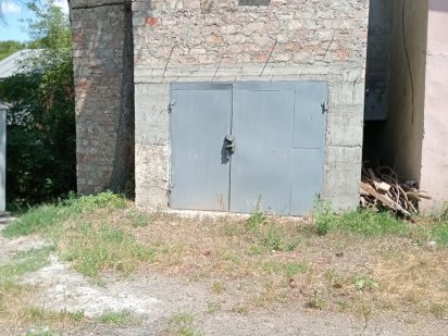 Гараж в центральній частині міста.(5-ий коопер.,)двох поверх. Недобудо Черновцы