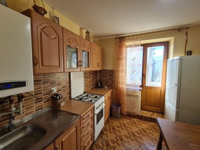 ЗДАЮ подобово 2-х кімнатну квартиру в м.Берегове напроти басейну Берегово