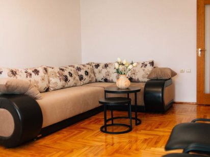 Подобово оренда сучасної  2-ох та 3-ох кімнатна квартира біля басейну Берегове