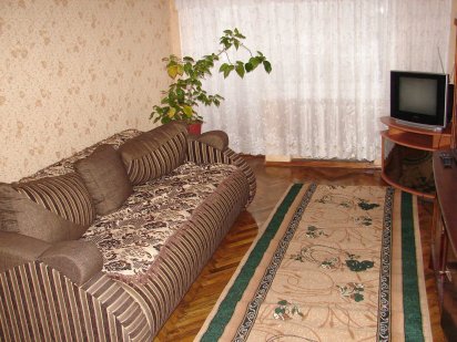 2-кімнатна квартира, центр, є автостоянка Конотоп