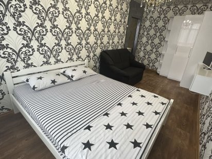 Здам подобово та погодинно 1кім. кв в центрі вул. Соборна Павлоград