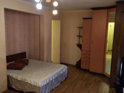 Посуточно почасово квартира возле ж д вокзала по улице халаменюка Кременчук