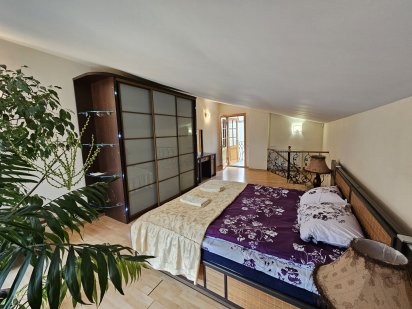 3-кімн квартира-особняк в центрі з видом на ліс Черновцы