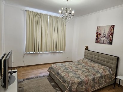 Здається подобово двохкімнатна квартира в Центрі міста Черновцы