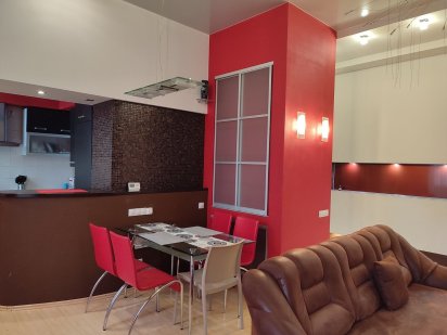 Двухкомнатная квартира Премиум класса. В центре. Посуточно. Почасово. Суми