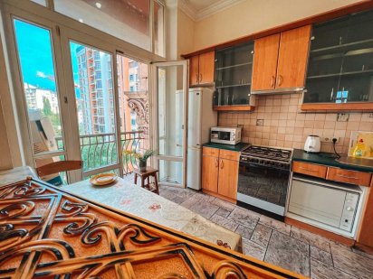 3к Центр Хрещатик квартира подобово Арена,Гулівер,метро Театральна Киев