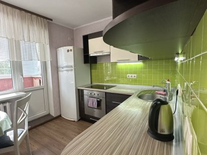 ВОКЗАЛ 2 хвилини пішки! низький поверх. 2-во кімнатна квартира Київ