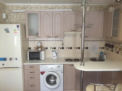 Квартира посуточно, 1к студия, Ипподром ул. Дмитрия Луценко Киев