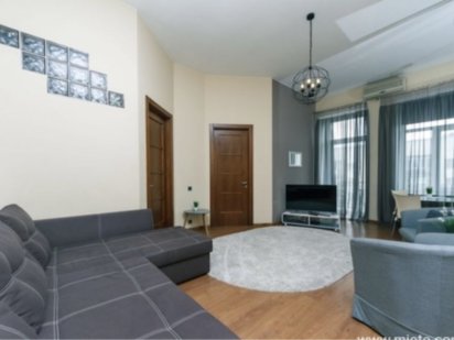 Посуточно трёхкомнатная квартира возле Гулливера центр Київ