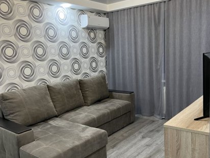 Посуточно,почасово 2-к квартира, Центр, малый рынок