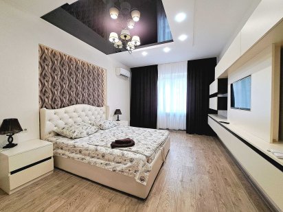 Посуточно квартира люкс, джакузи. Центр, 3 спальни! Григория Сковороды Харьков