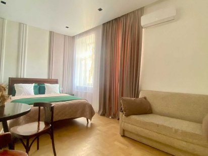 Вільна сьогодні Центр власник  10 хв до жд  звітні документи Львів