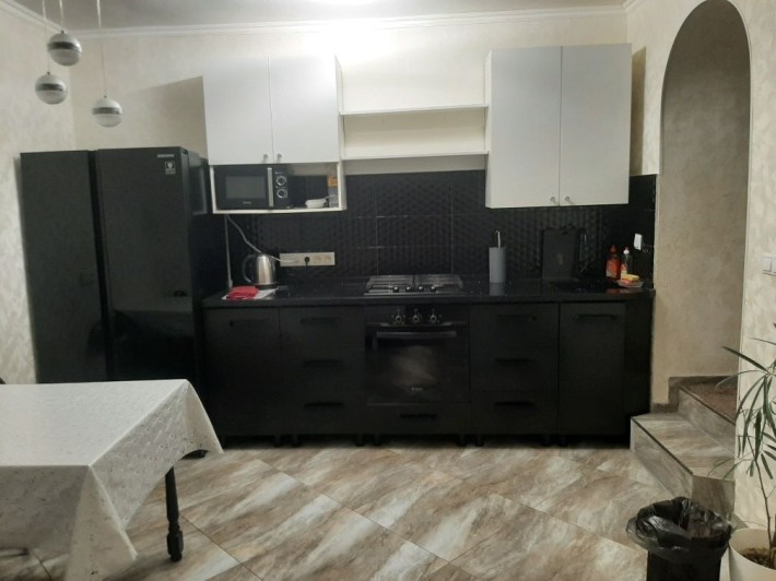 сдам 1к. квартиру 200 м.от Привоза,интернет,тв есть всегда - фото 1