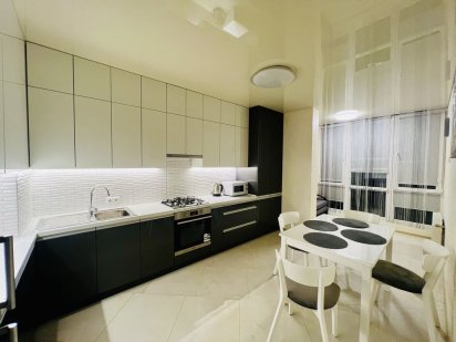 Семицвіт - Шевченка 1 кім подобово до трьох людей Львов