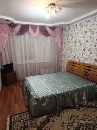 Посуточно 1 к.кв. м.Индустриальная, Восточний, вул.Мохнацька. - фото 1