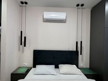 Свободна !! Теплая , уютная! Возле метро Харьковская 5 мин, Позняки Київ