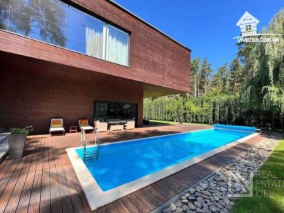 Новий будинок VIP-рівень. Киев