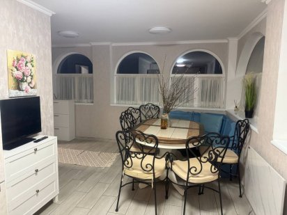 Будинок з чаном  в лісі Таценки