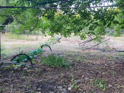 Продам флигель с участком в городе Луганск улица Маяковского Луганськ