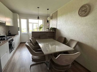 Продаж преміальної 4-х кімнатної квартири Полтава