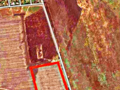 Фасадный участок в светлом Світле