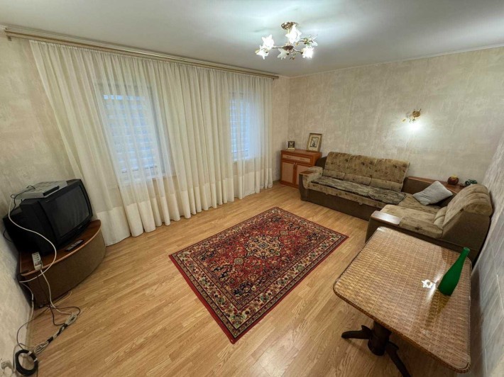 2 кімнатна квартира 53 м кв + гараж 18 м кв, центральна частина міста. - фото 1