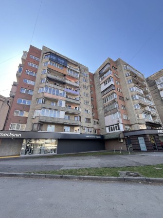 Продаж квартири в центрі з неймовірним виглядом - фото 1