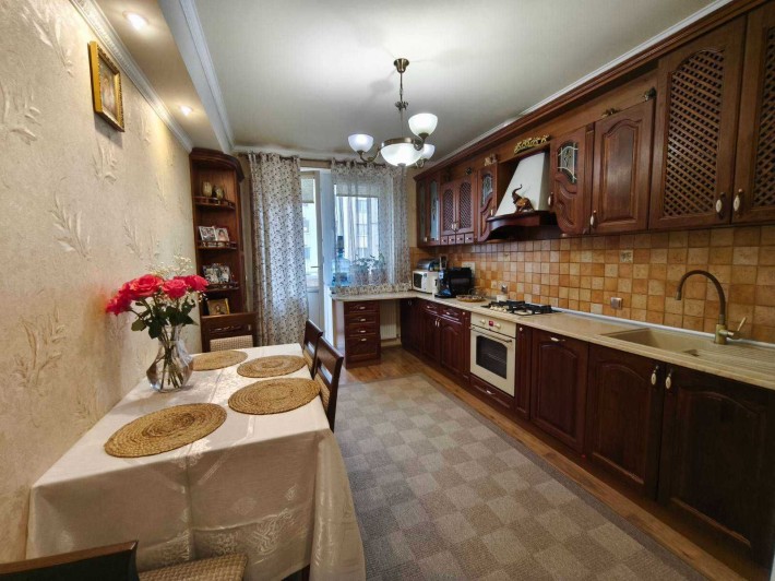 Продається 2-кімнатна квартира, вул. Климпуша
Код: 26076 - фото 1