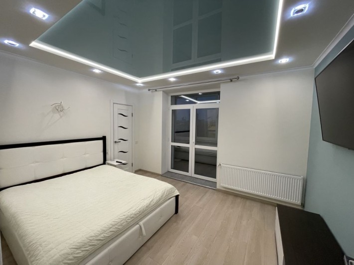 Продам 2-кімнатну квартиру на Митниці - фото 1
