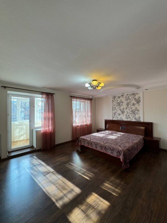 Просторная 3-к квартира в «профессорском» доме, центр, 72 м² - фото 1