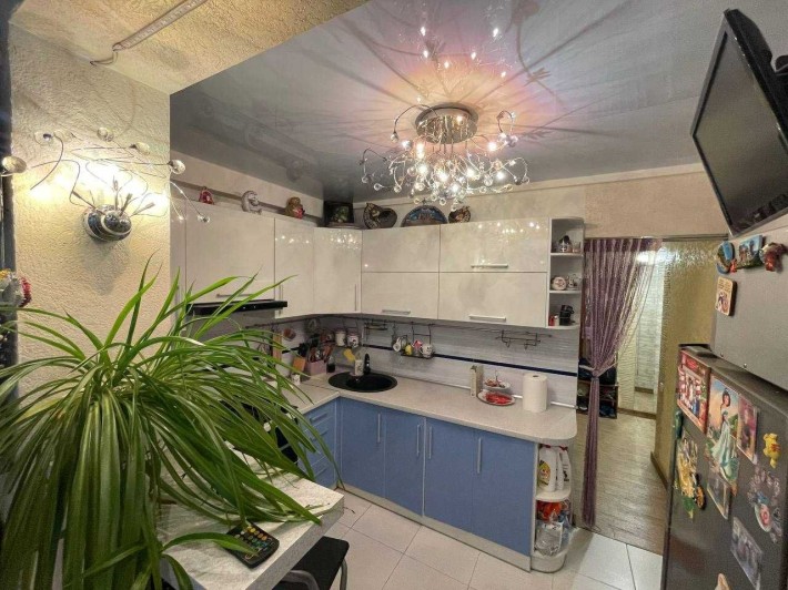Продам 3-х комн. квартиру  с капремонтом  на 6 Фонтана , рядом Аркадия - фото 1