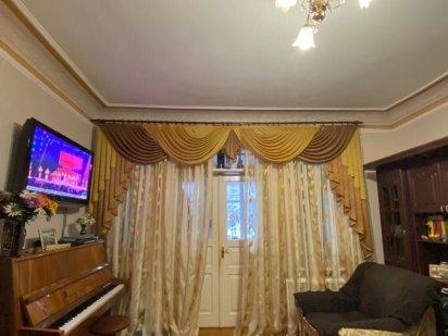 Продаётся половина дома, закрытый и уютный двор( Центр) Владелец Кропивницкий