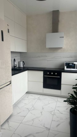 ПРОДАМ 1 кім квартиру в новобудові на ТАРАЩАНСЬКОМУ масиві - фото 1