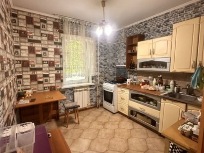 Продам під комерцію  2 х кімнатну квартиру центр міста Бориспіль Борисполь