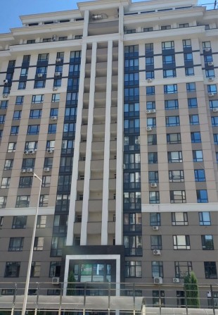 Центральний парк, 44м2, штукатурка, стяжка, тепла підлога кухня-студія - фото 1