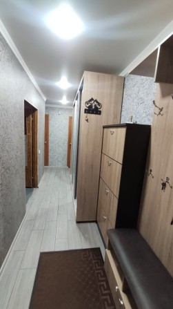 Продам трёхкомнатную квартиру улица Позитивная - фото 1